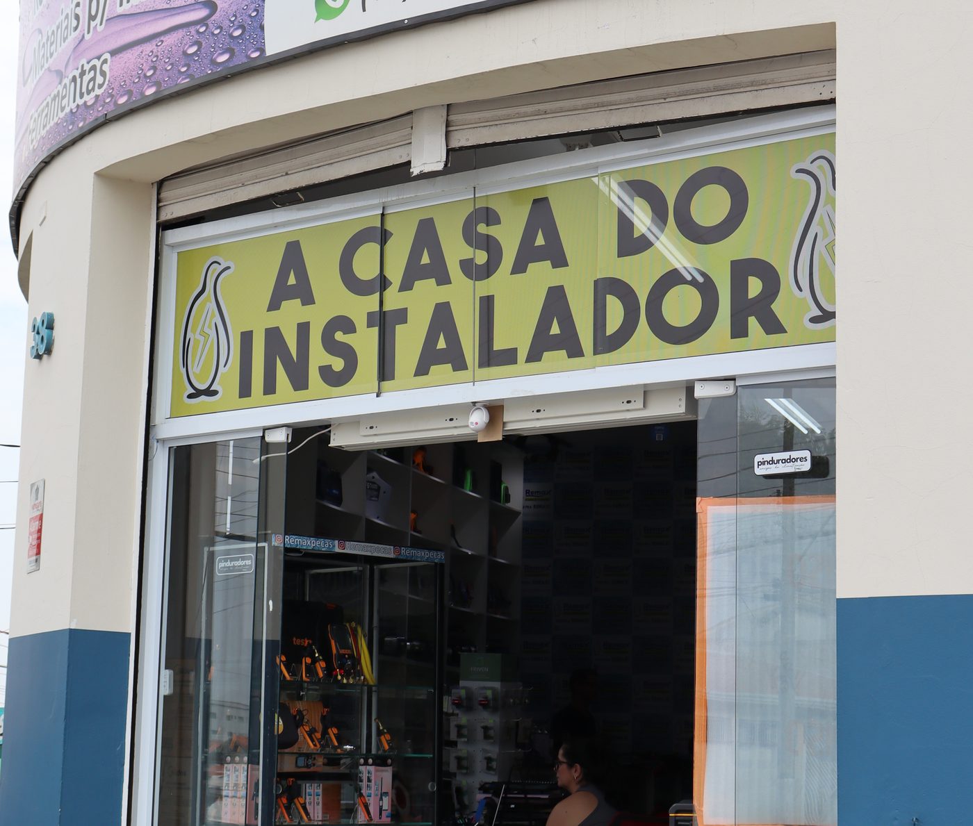 Fachada da loja Remax em Paulínia — A casa do Instalador